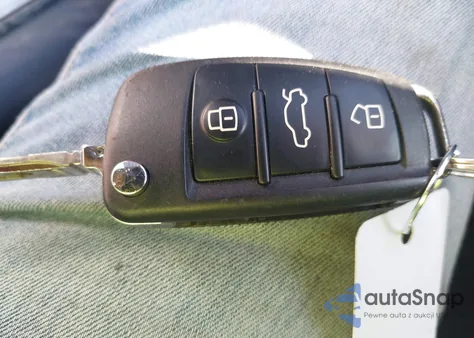 2018 Audi A3 2.0T Premium/2.0T Tech Premium z USA, uszkodzony, nr VIN WAUB8GFF1J1045723